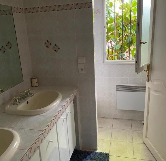 مبيت وإفطار Chambre Spacieuse Indépendante Dans Villa Plus Parking Privée