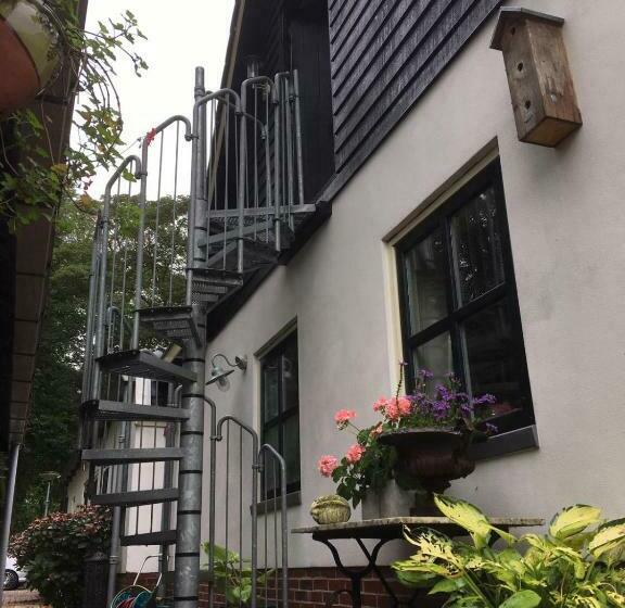 민박 T’ Hogeland Ainrom