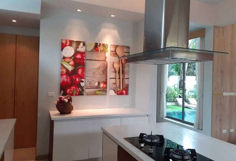 בית מלון כפרי Areeca Mahogany Zone