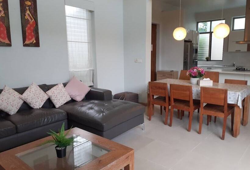 בית מלון כפרי Areeca Mahogany Zone