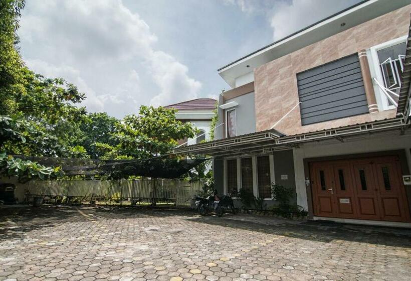 فندق Wisma Cemara Pekanbaru