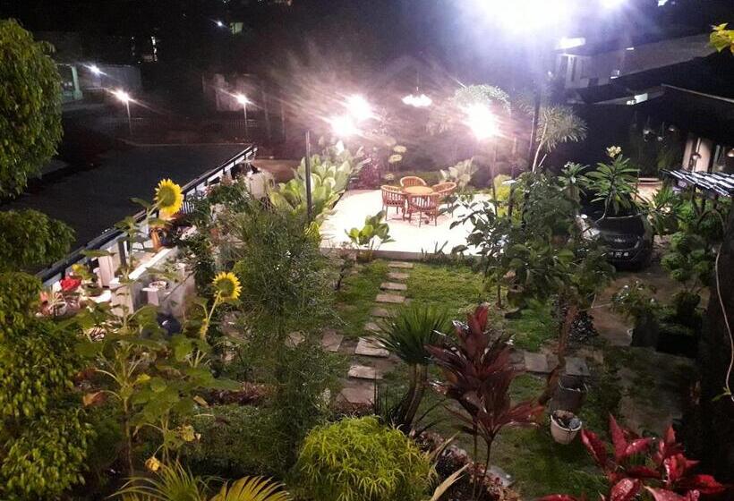 פנסיון Ahza Syariah