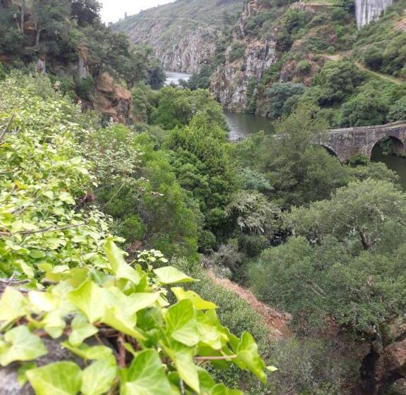 ペンション Largo Da Fonte