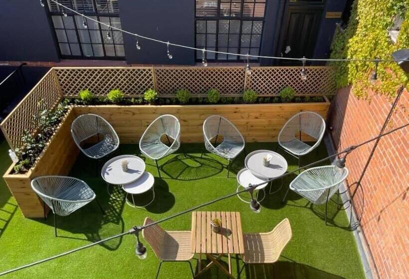 پانسیون Cuckoo Rooms