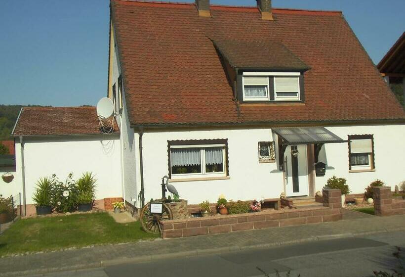 펜션 Ferienwohnung Am Brunnen