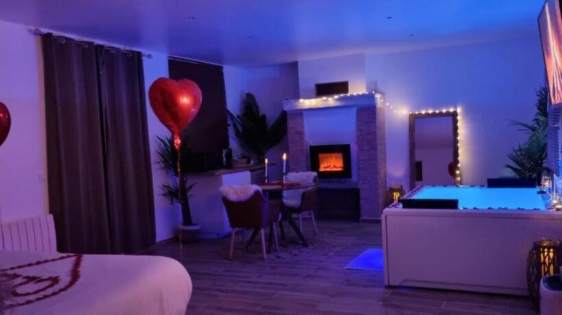 펜션 L évasion Romantique Suite De Charme Avec Spa Privé à 20min De Paris Et Au Calme En Lisière De La Fo