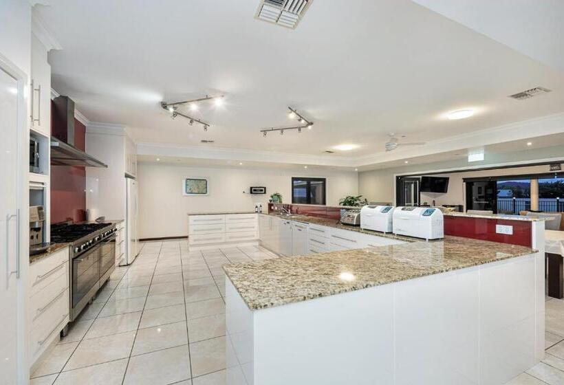 פנסיון Mudgee Guesthouse