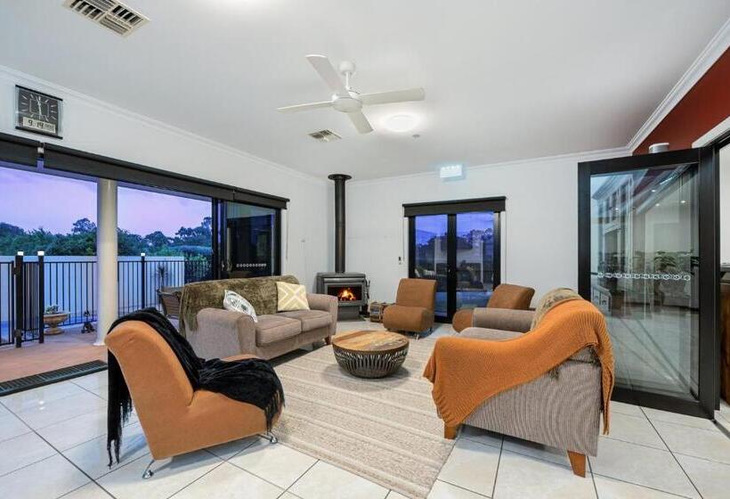 פנסיון Mudgee Guesthouse