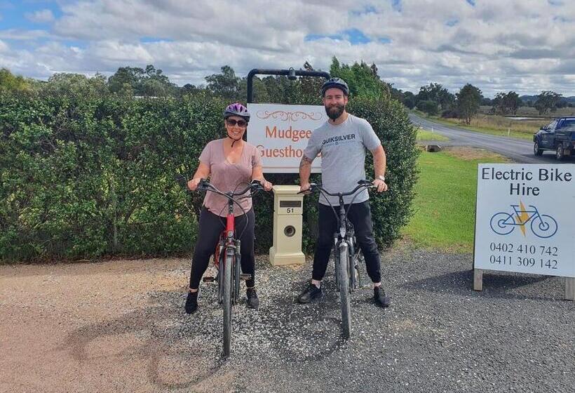 פנסיון Mudgee Guesthouse