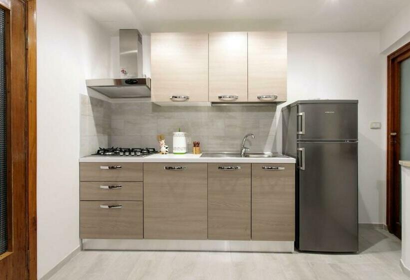 بنسيون Porta Della Musa