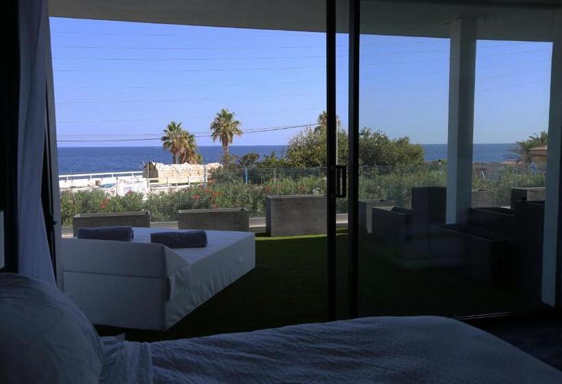 פנסיון Villa Miami