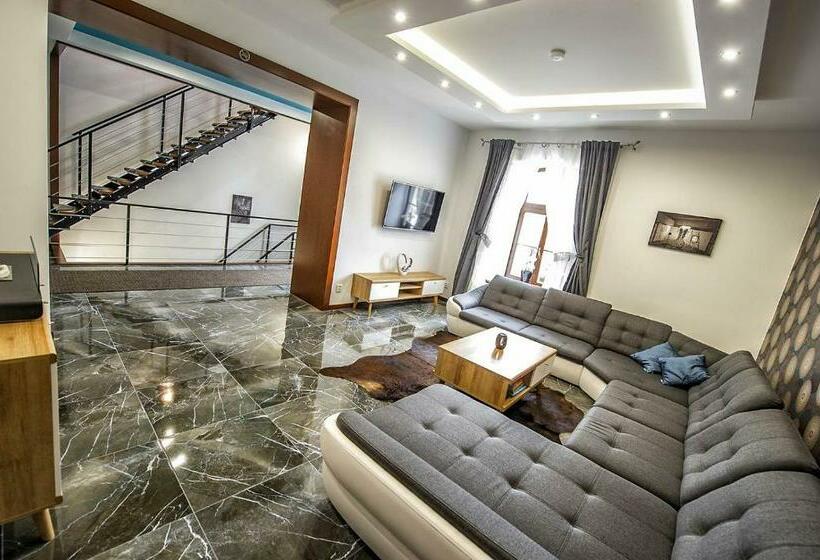 بنسيون Villa Zachar