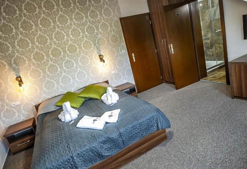 بنسيون Villa Zachar