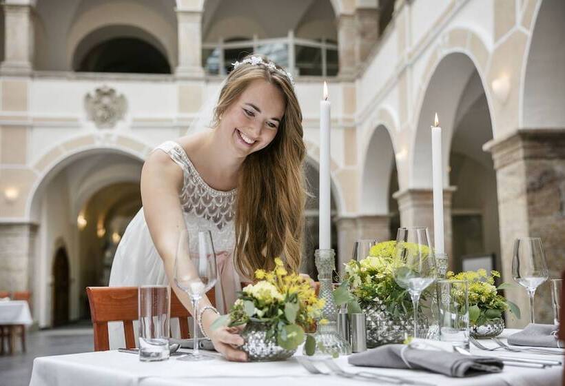 فندق صغير Jufa Hotel Schloss Röthelstein