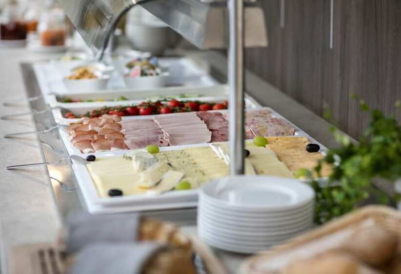 فندق صغير Jufa Hotel Schloss Röthelstein