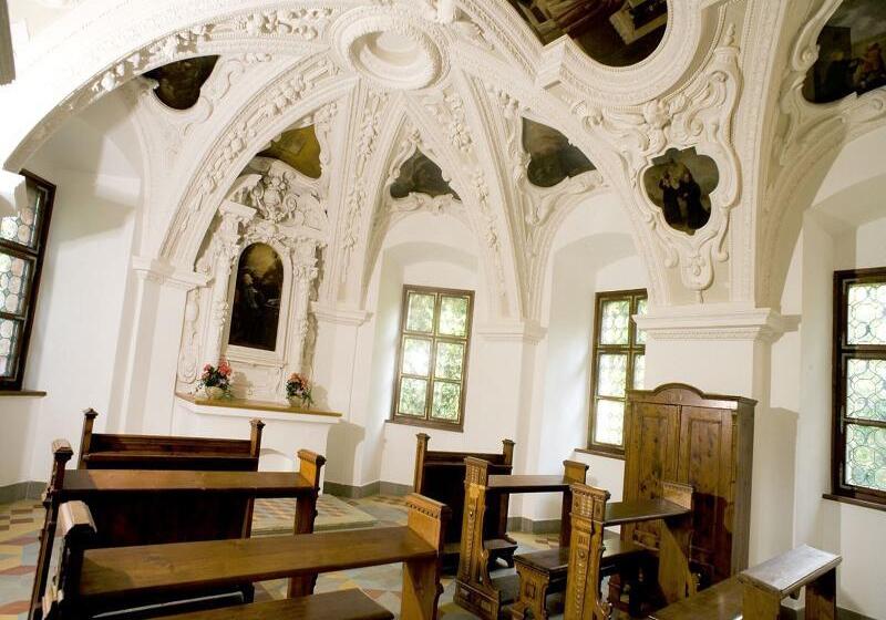 הוסטל Jufa Hotel Schloss Röthelstein