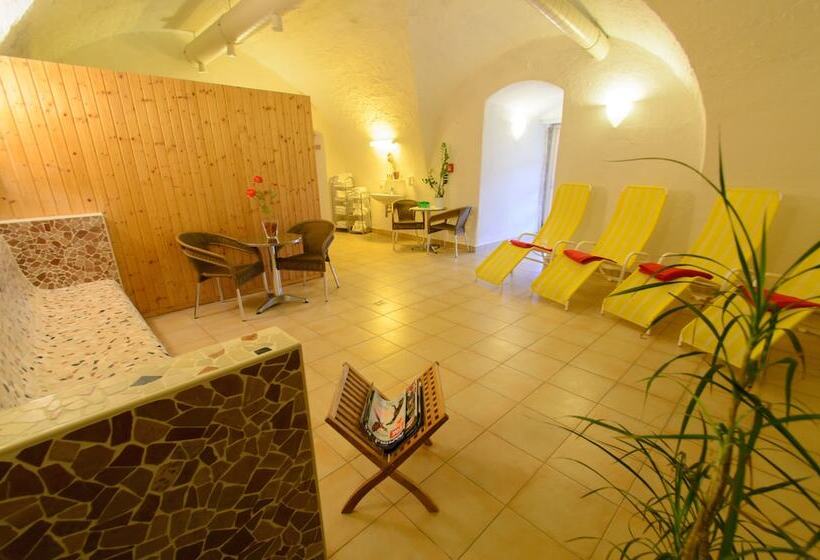 فندق صغير Jufa Hotel Schloss Röthelstein