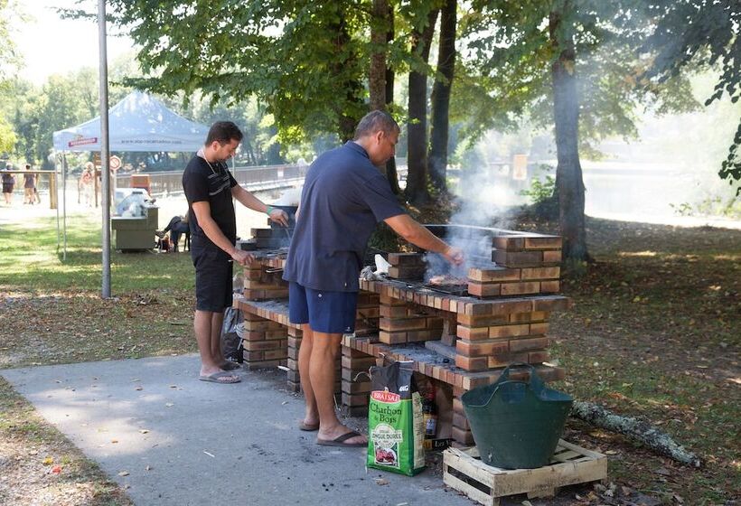 호스텔 Village Vacances La Riviera Limousine By Popinns