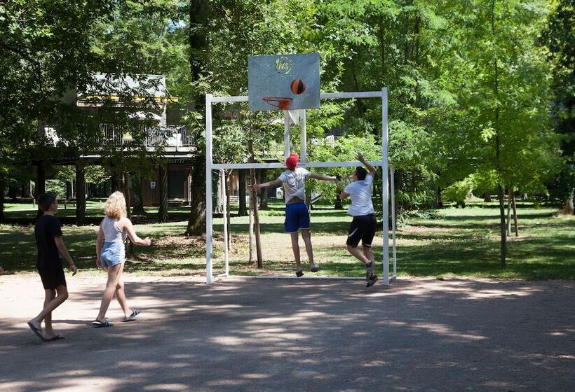 호스텔 Village Vacances La Riviera Limousine By Popinns