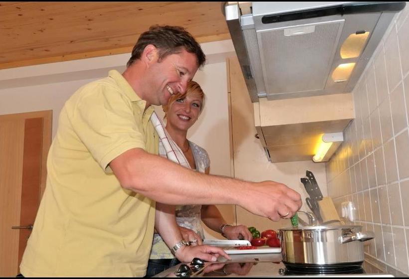 Appartements Lorenzoni, Cafe Konditorei Helmut Lorenzoni