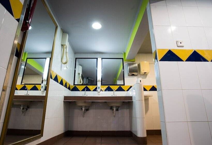 Athens International Youth Hotel And Hostel