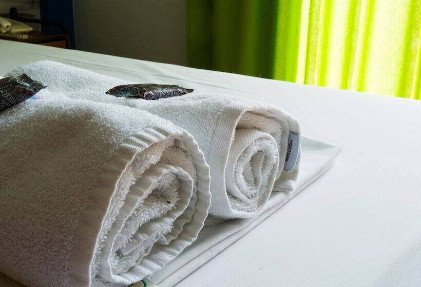 Athens International Youth Hotel And Hostel