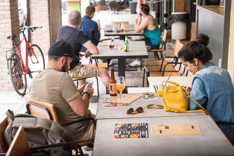 簡易ホテル Athens Backpackers