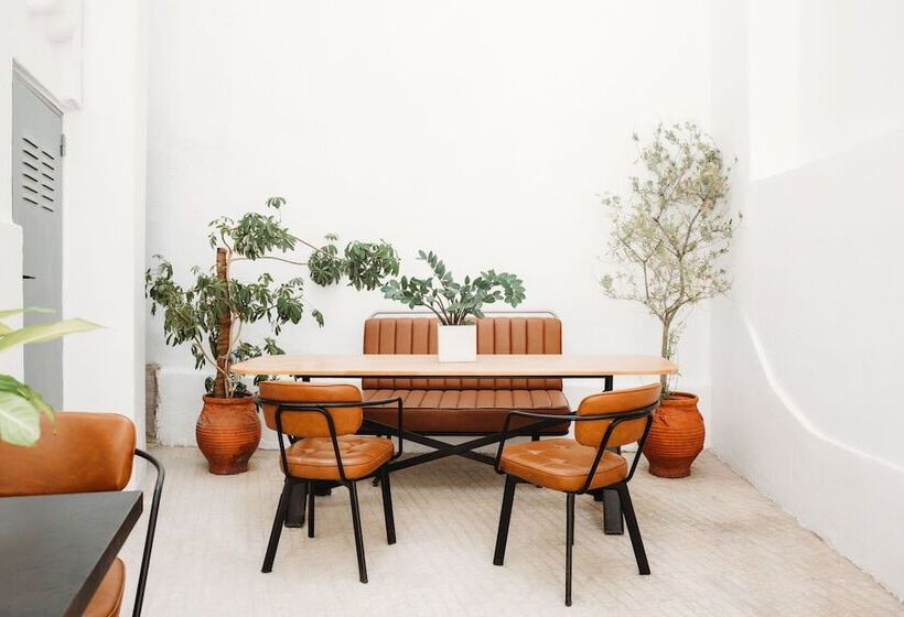 簡易ホテル Athens Backpackers