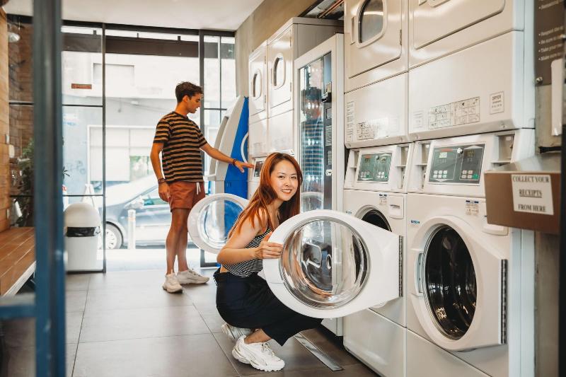 簡易ホテル Athens Backpackers