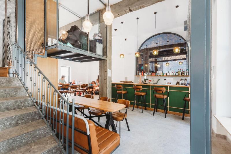 簡易ホテル Athens Backpackers