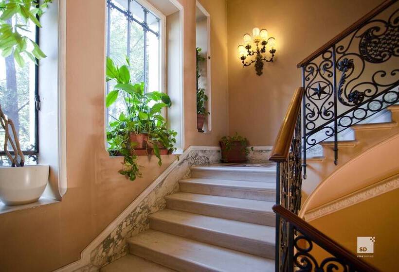 בית מלון כפרי Aldrovandi Residence City Suites