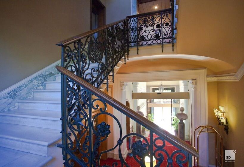 בית מלון כפרי Aldrovandi Residence City Suites