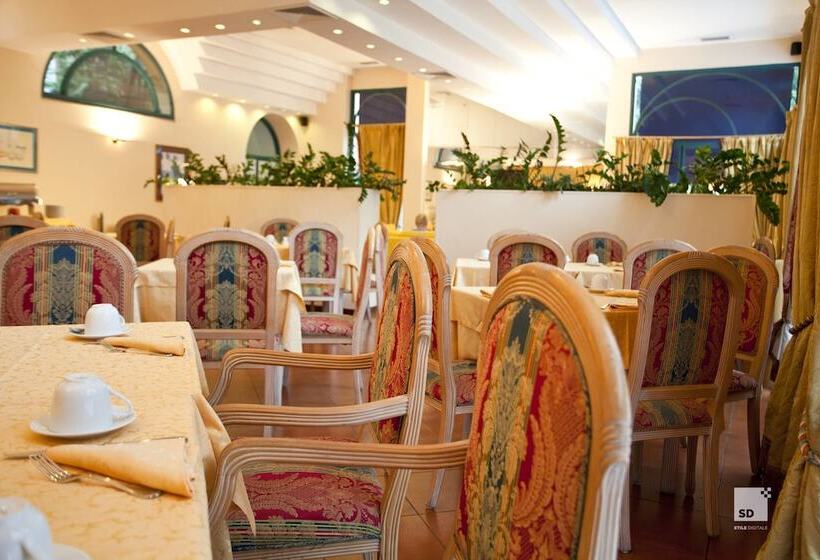 בית מלון כפרי Aldrovandi Residence City Suites