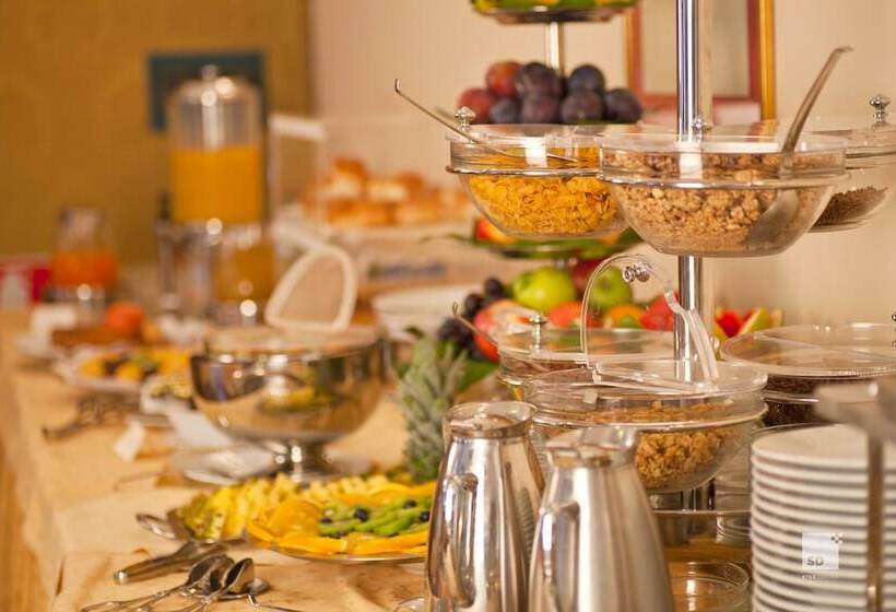 בית מלון כפרי Aldrovandi Residence City Suites