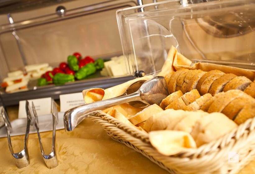 בית מלון כפרי Aldrovandi Residence City Suites