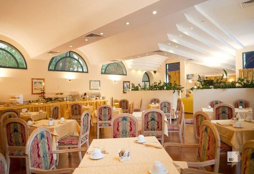 בית מלון כפרי Aldrovandi Residence City Suites