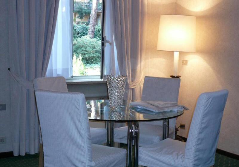 בית מלון כפרי Aldrovandi Residence City Suites