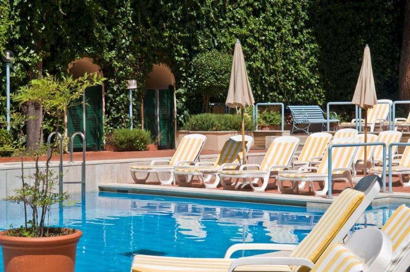 בית מלון כפרי Aldrovandi Residence City Suites