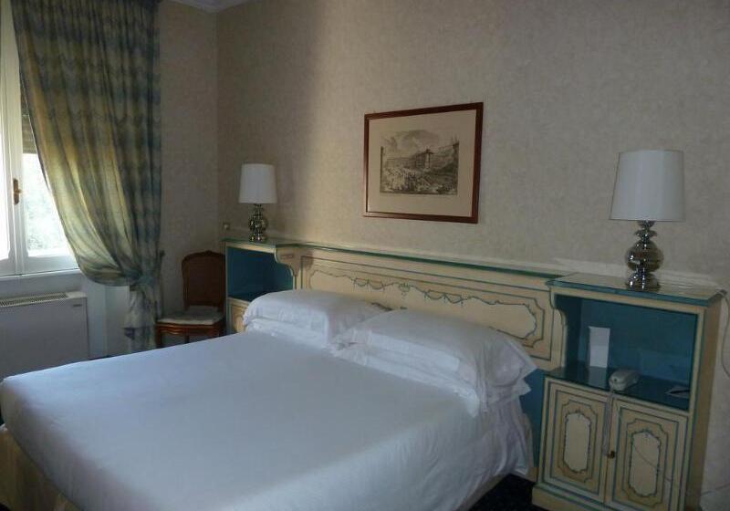 בית מלון כפרי Aldrovandi Residence City Suites