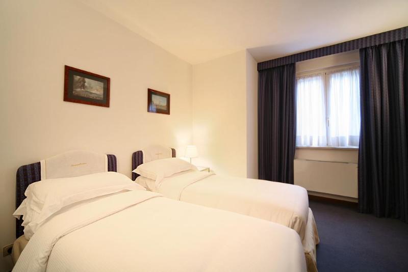 בית מלון כפרי Aldrovandi Residence City Suites