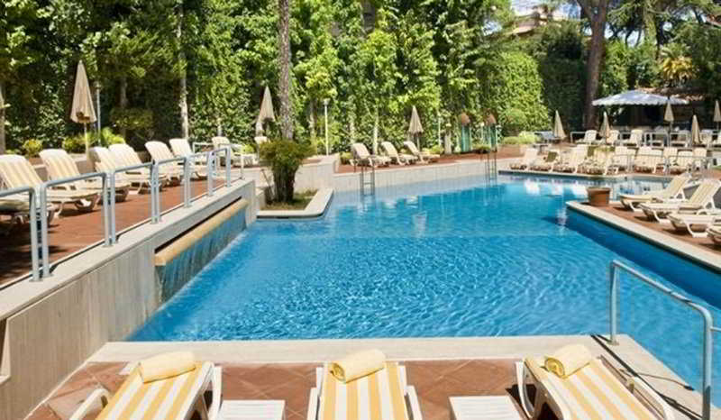 בית מלון כפרי Aldrovandi Residence City Suites