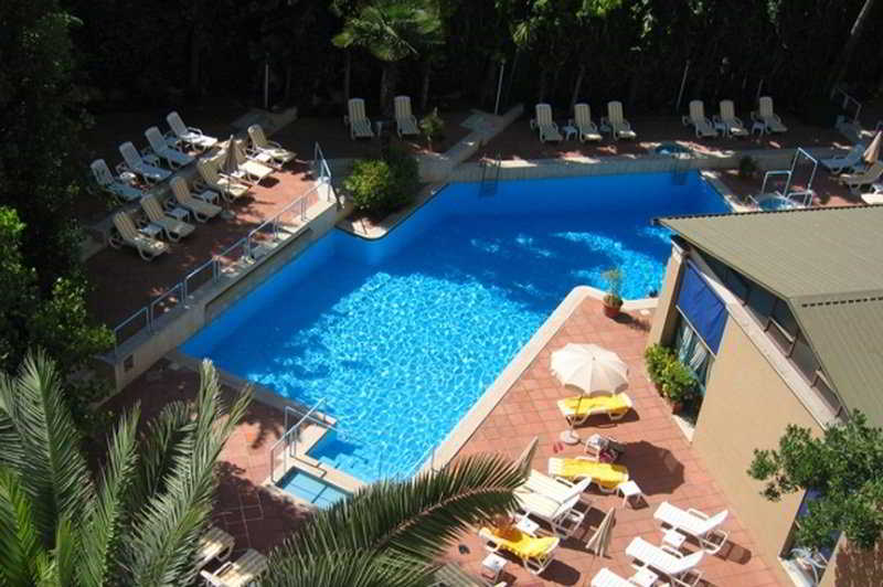 בית מלון כפרי Aldrovandi Residence City Suites