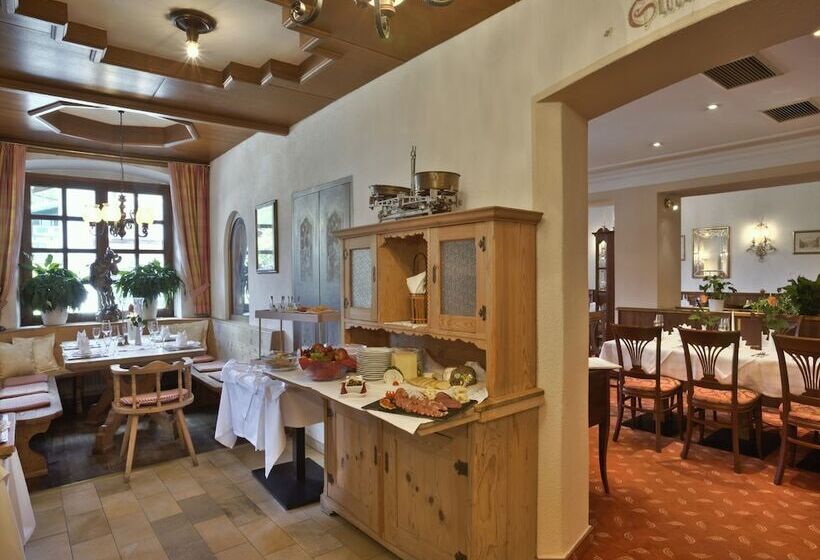 ホテル Alpenresidenz Adler