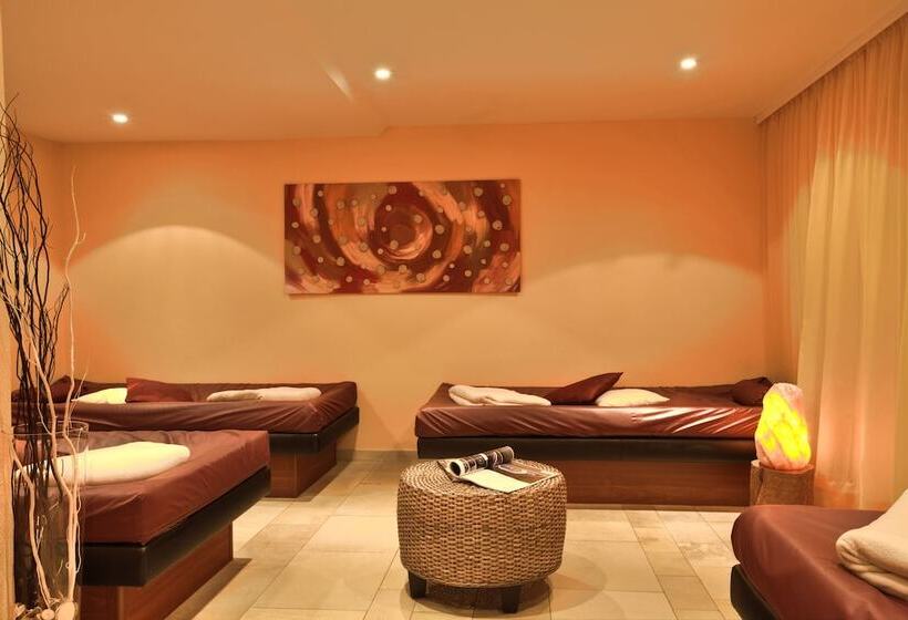 ホテル Alpenresidenz Adler