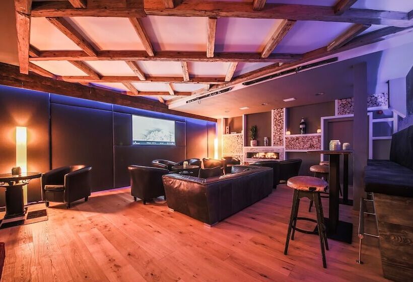 فندق Arlen Lodge