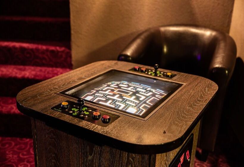 فندق Arlen Lodge