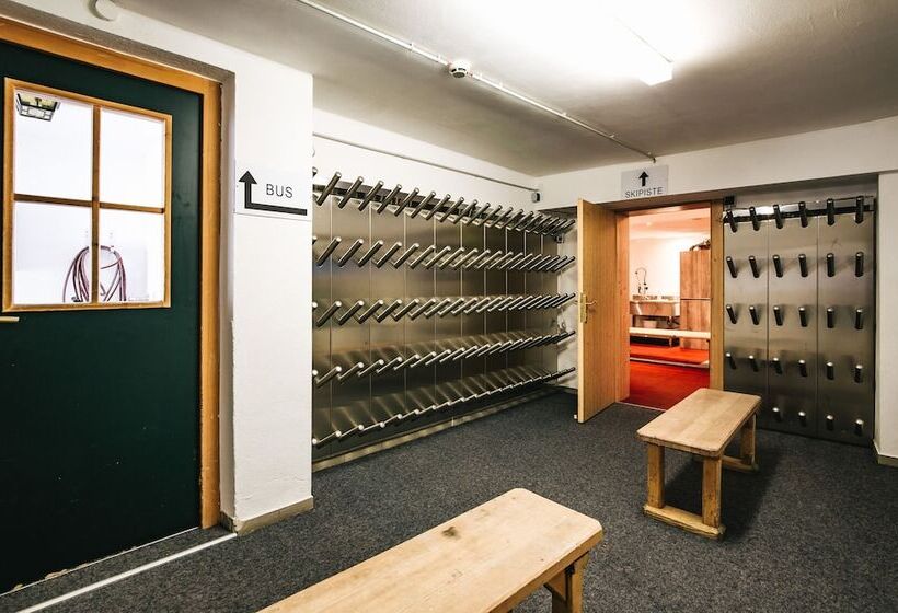 فندق Arlen Lodge