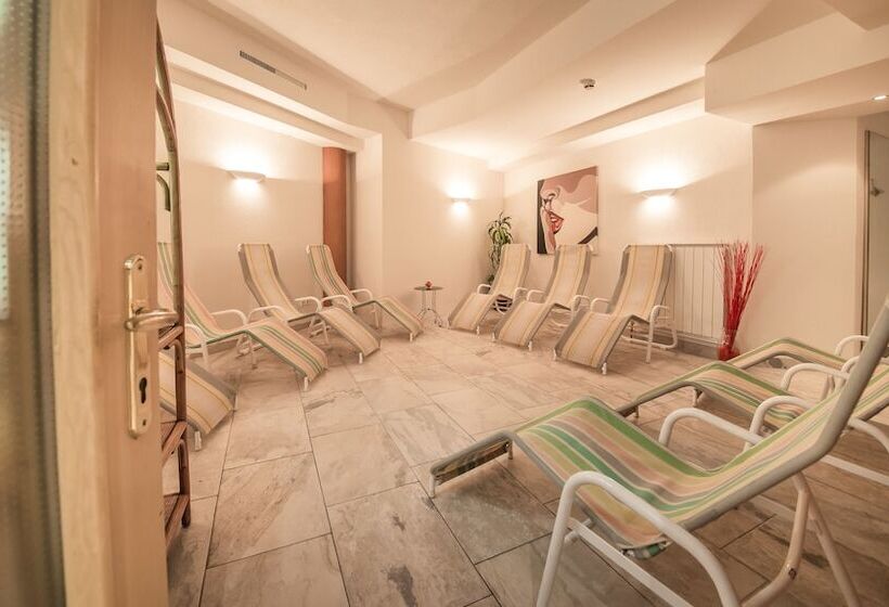 فندق Arlen Lodge