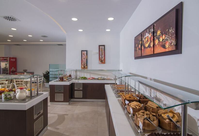 Отель Belvedere Village