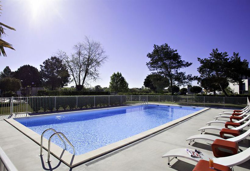 ホテル Sure  Bordeaux Aeroport